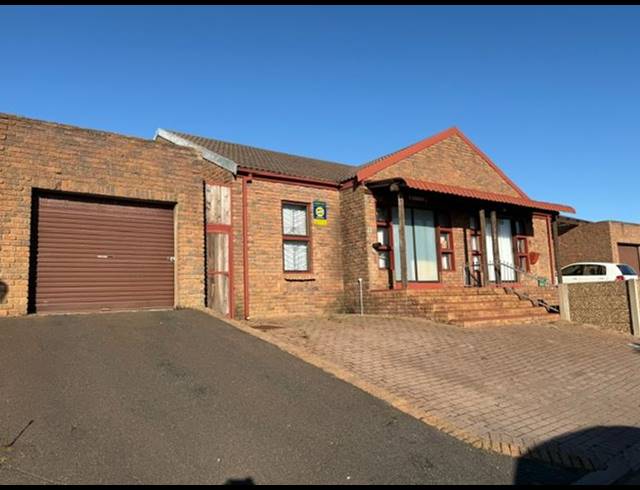 2 BEDROOM HOUSE FOR SALE IN BAYVIEW